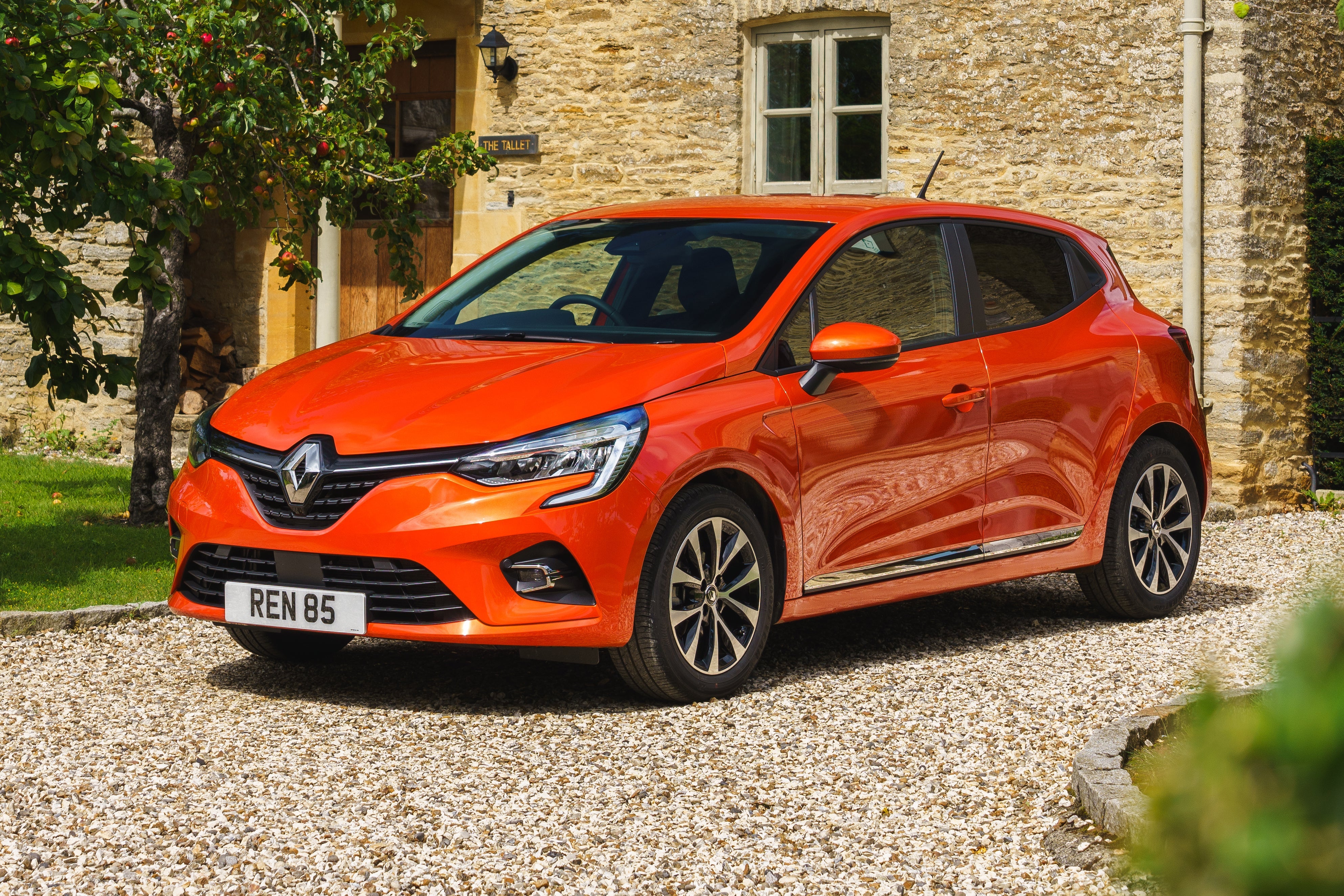 Renault Clio Review 2023 | heycar